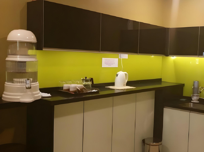 Others 5, Hotel Amigo, Perak Tengah