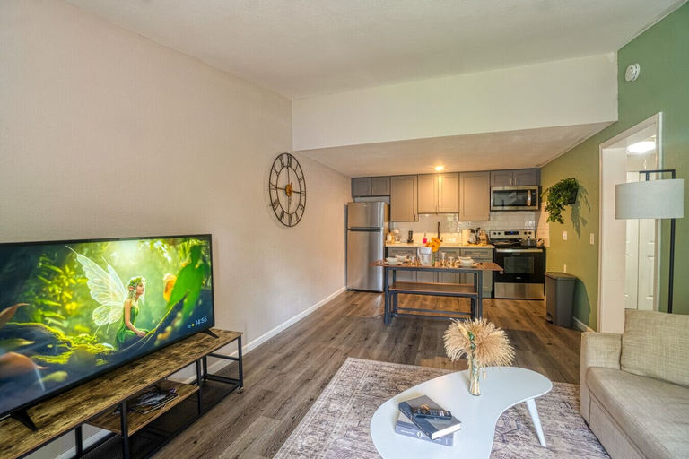 Interior 5, Cozy 1BR Apt - 6mi to Ft Moore, Muscogee