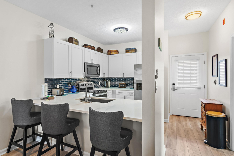 Private kitchen 5, Heron's Watch Way 3304, Walton