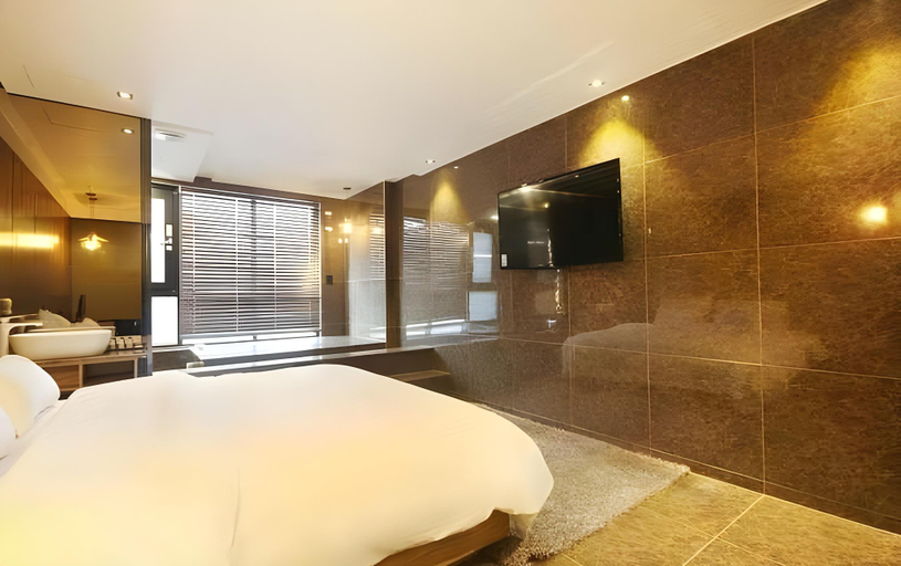 Bedroom 2, Changwon Masan Hotel Almond, Masan