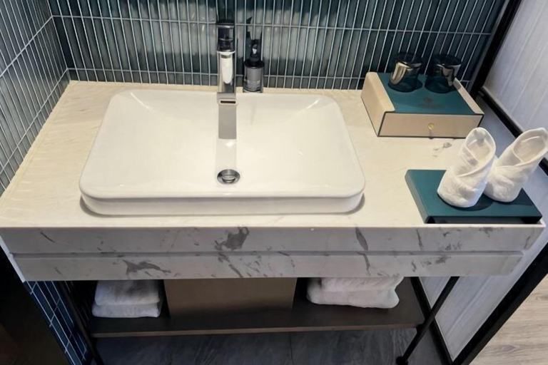 Bathroom 4, Hanchuan Baiyun International Hotel, Xiaogan