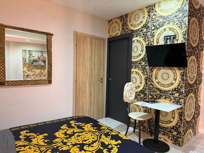Bedroom, bristol palace, Mantua