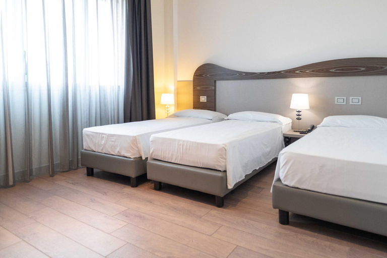 Bedroom 3, Grand Hotel Forli, Forli' - Cesena