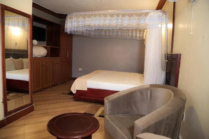 Others 3, Boulevard Excelsior Motel, Fort Portal