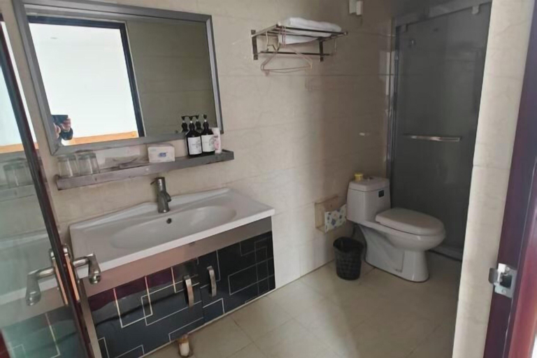 Bathroom 3, Haigang Apartment Hotel, Taizhou