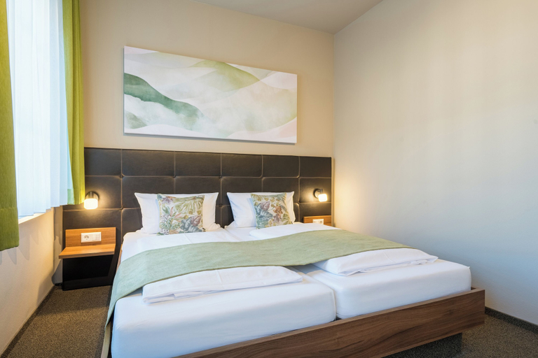 Bedroom 3, Joesepp´s Hotel am Hallhof, Memmingen