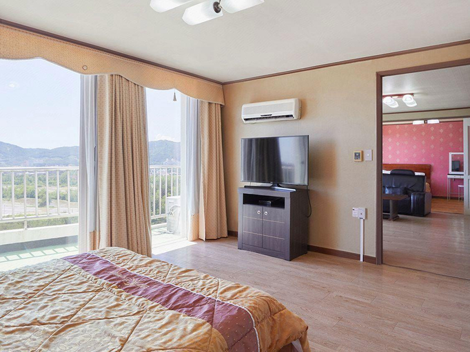 Bedroom 3, Hyundai Soo Resort Sokcho, Sokcho