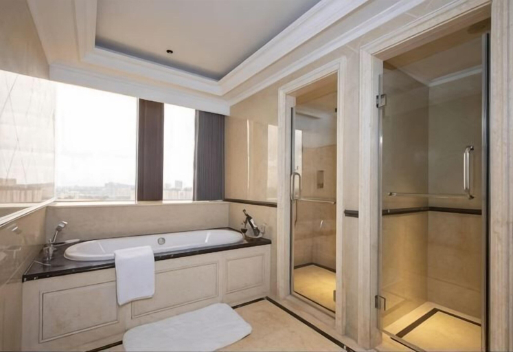 Bathroom, Haining Relax Grand Hotel, Jiaxing