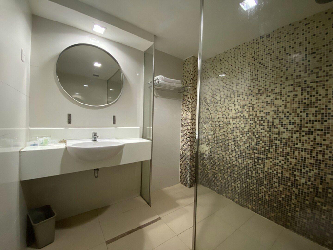 Bathroom 5, Sunday Kuantan Near Cherating Beach Formerly Residence Inn, Kuantan