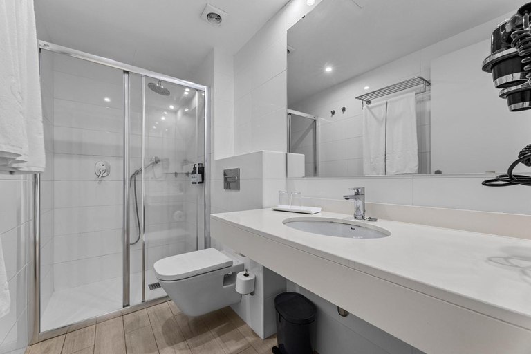 Bathroom 4, Hotel THB Flora, Las Palmas