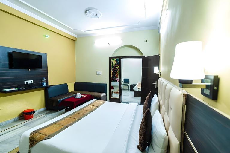 Bedroom 2, Hotel Oasis international haridwar , Dehradun