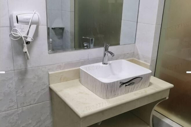 Bathroom 4, Ronghexin Hotel, Haixi Mongol and Tibetan