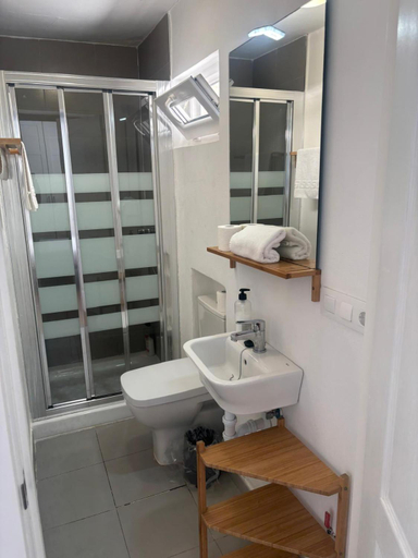 Bathroom 3, Pension Alver, Asturias
