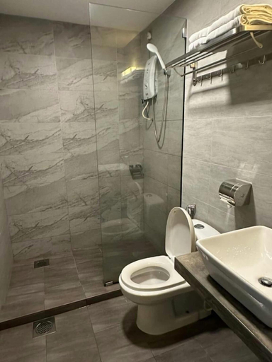 Bathroom 4, Greenlast Hotel, Kuantan