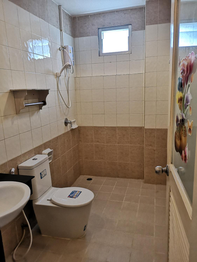 Bathroom 4, Patong Princess, Pulau Phuket