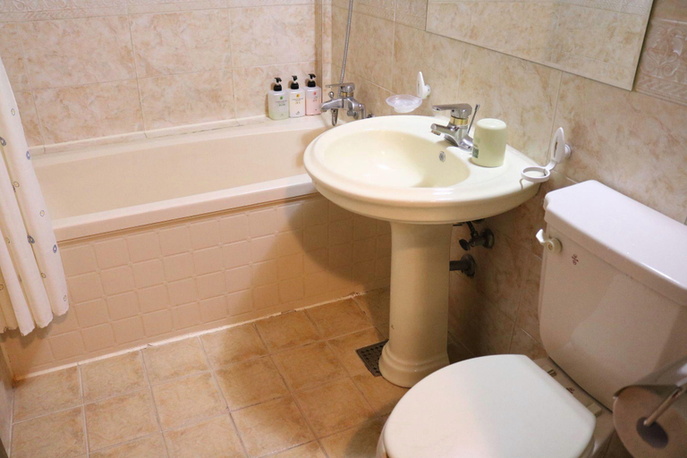 Bathroom 4, Andong Park Hotel, Andong