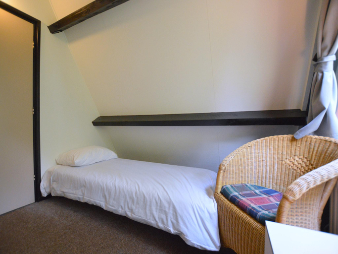 Bedroom 2, Holiday Home in Stramproy near Nature, Weert