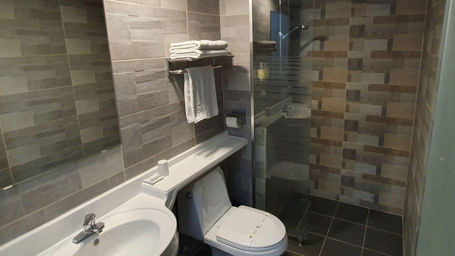 Bathroom 4, CS Premier Hotel Anyang, Anyang