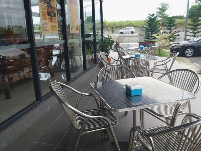 Food & Drinks 5, S8 Boutique Hotel near KLIA 1 & KLIA 2, Sepang