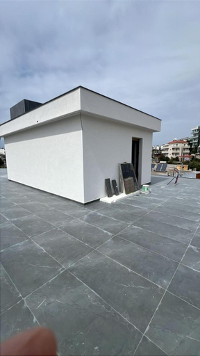 4, Zurich Hotel, Sarandës