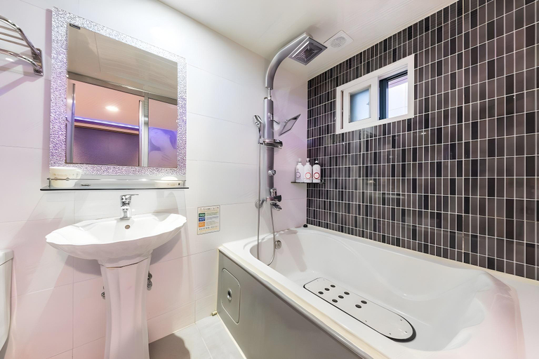 Bathroom 5, Bulgwang Hotel Maru, Eun-pyeong