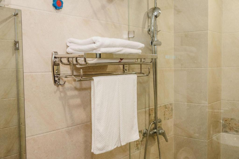 Bathroom, Vu Linh Hotel, Cầu Giấy