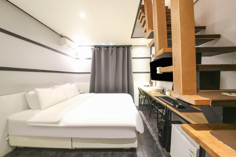 Bedroom 3, Daejeon Daesa Hotel Bus, Dong