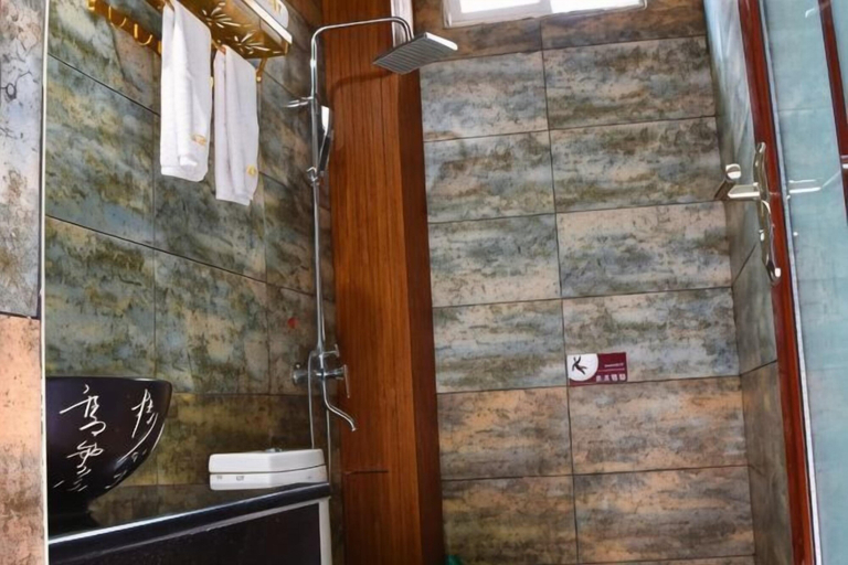 Bathroom 4, Han Shu Xiang Yuan Hostel, Honghe Hani and Yi