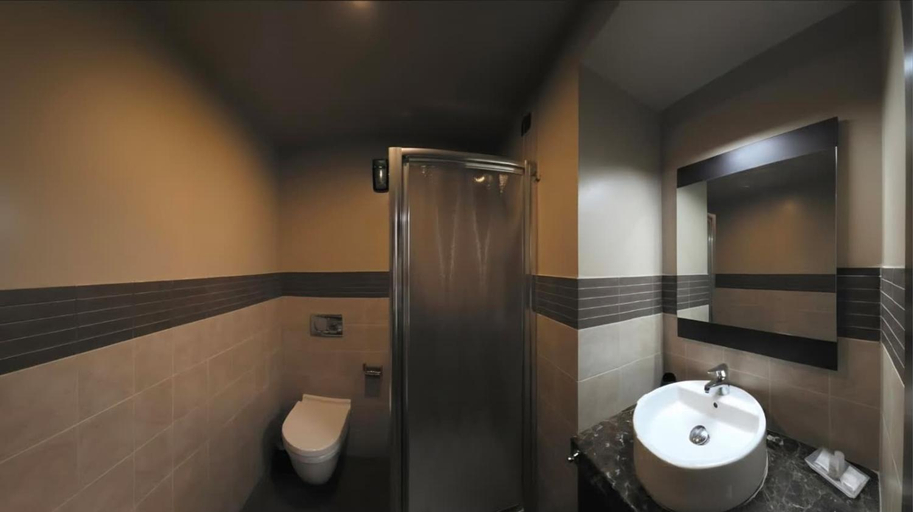 Bathroom 3, Pisolo Resort, Imperia