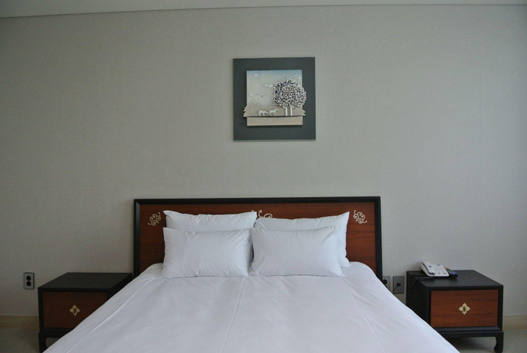 Bedroom 2, Hotel Noblesse Jeju, Jeju