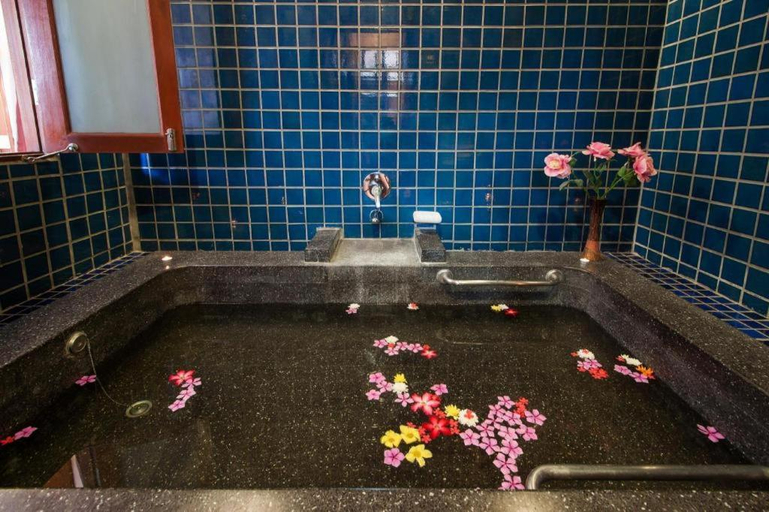 Bathroom 3, The Privacy Beach Resort & Spa, K. Sam Roi Yot
