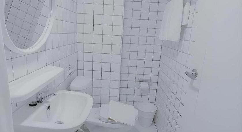 Bathroom 3, Tukteaw Hostel, Muang Khon Kaen