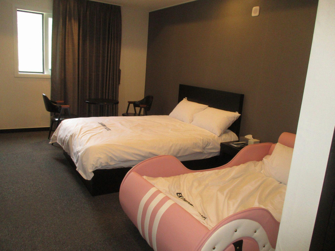 Bedroom 2, Persimmon Hotel Jeongseon, Jeongseon