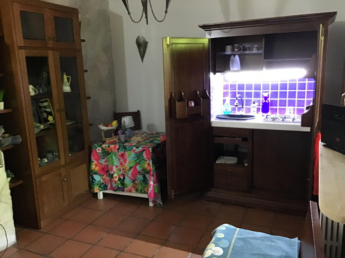 Food & Drinks, Brezza di mare appartamento in Villa con giardino e spiaggia ,casa vacanze al mare, Cagliari