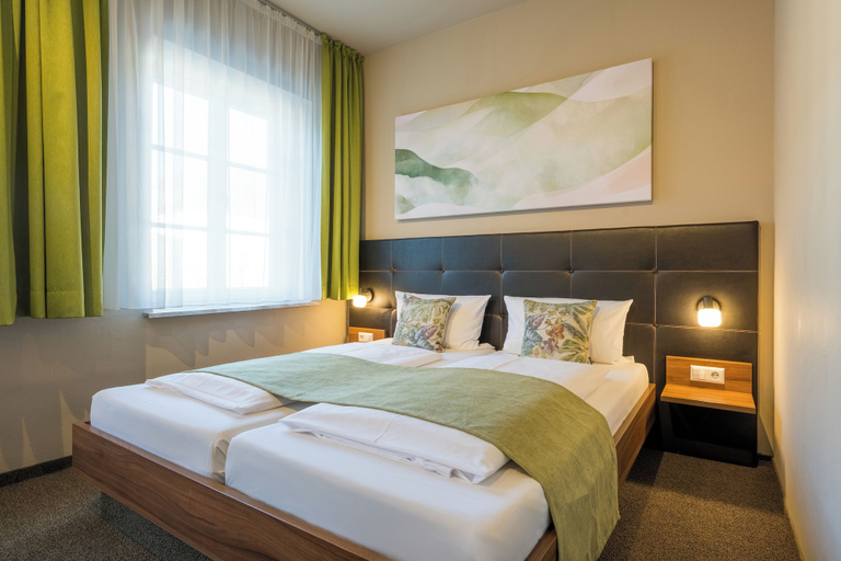 Bedroom 4, Joesepp´s Hotel am Hallhof, Memmingen