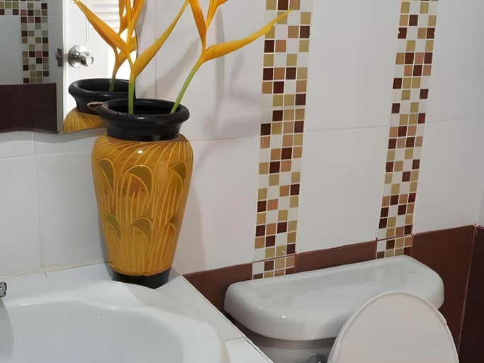 Bathroom 4, Phutawan Kan Resort, Muang Kanchanaburi