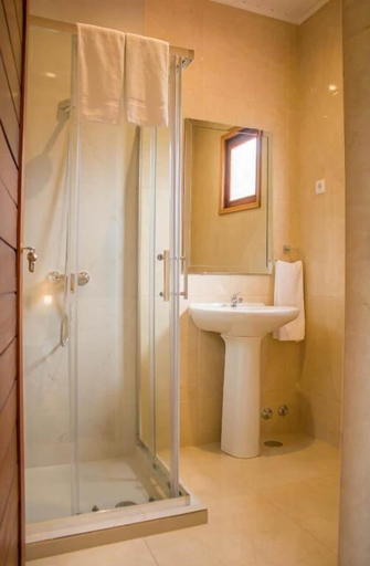 Bathroom 5, Welfare Agroturismo, Mé-Zóchi