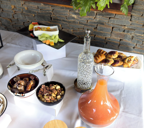 Food & Drinks 5, The Vaal Guesthouse, Fezile Dabi
