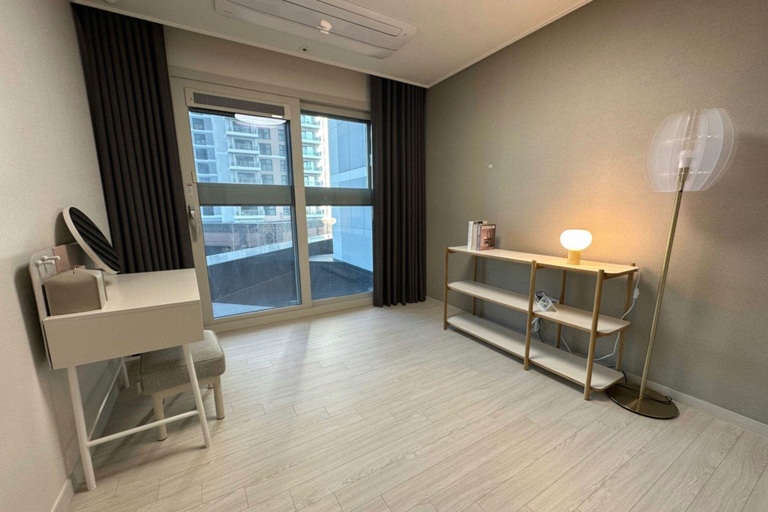 Bedroom 2, Y COLLECTION by UH FLAT OSIRIA, Gijang