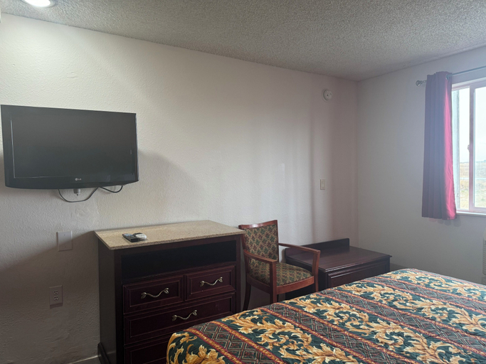 Bedroom 3, Nampa Inn & Suites, Canyon