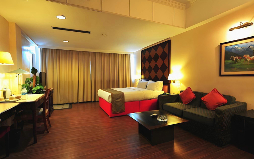 Others 3, Hotel Emas , Tawau