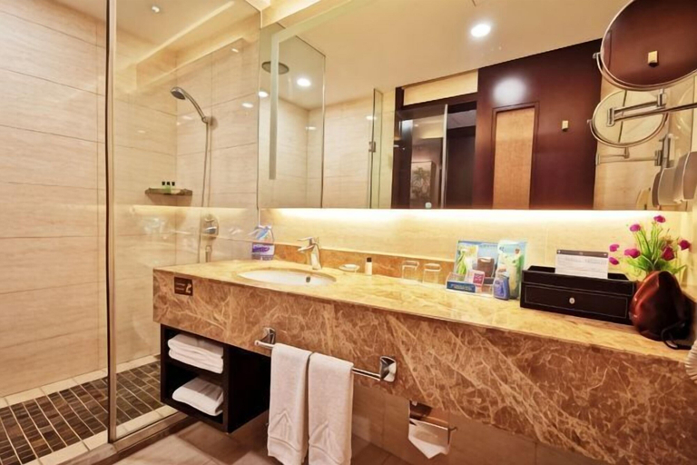 Bathroom 4, Kuntai Novel Hotel Beijing, Beijing