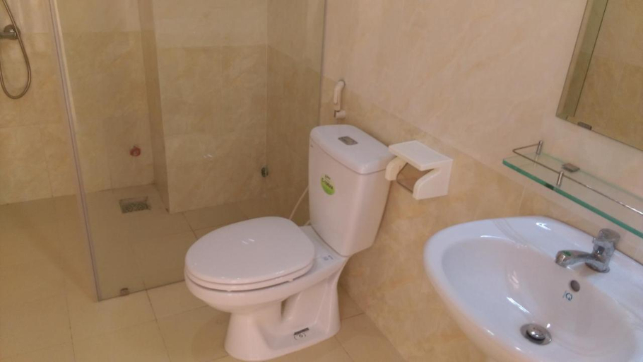Bathroom 3, Thanh Nien Hotel - Vung Tau, Ho Chi Minh City