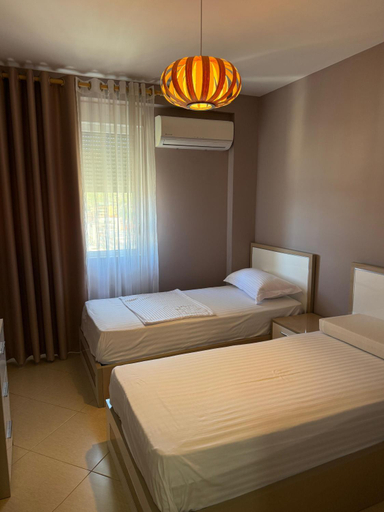 Bedroom 1, Leonard's Shengjin Apartments, Lezhës