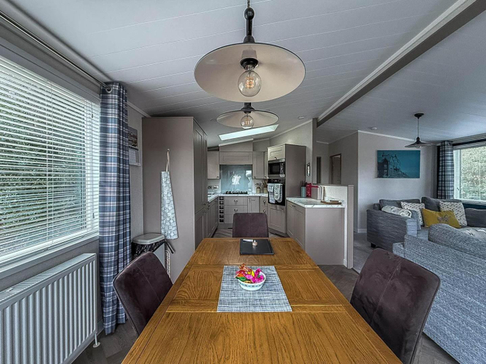 Others 5, Stunning Lodge With Large Decking At Azure Seas In Suffolk Ref 32109Og, Suffolk