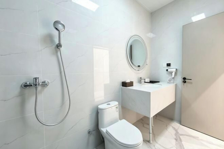 Bathroom 4, Bao'an Rainbow Bay Hotel, Huizhou