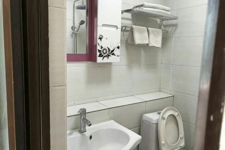 Bathroom 4, Zizhong Yonghao Business Hotel, Neijiang]]