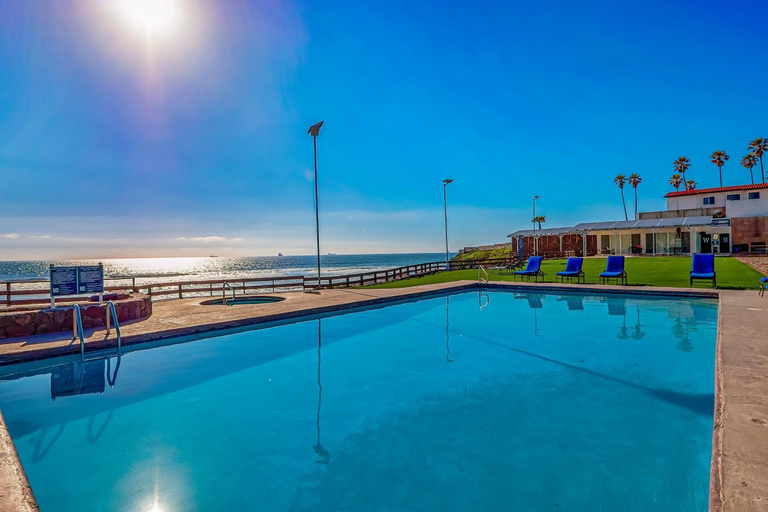 Sport & Beauty 3, Dog-Friendly Suite with Beach Views, Outdoor Pool, Patio, Kitchenette, & AC, Tijuana