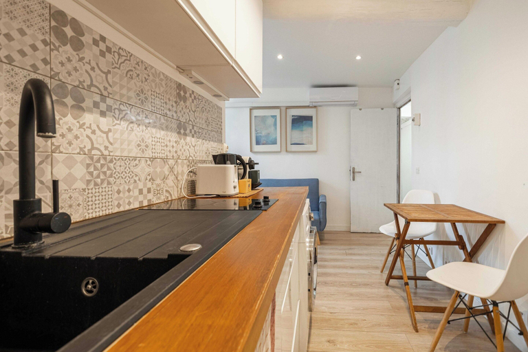 Private kitchen 3, Charming Apartment - AC- 1br/2p - Massena, Alpes-Maritimes