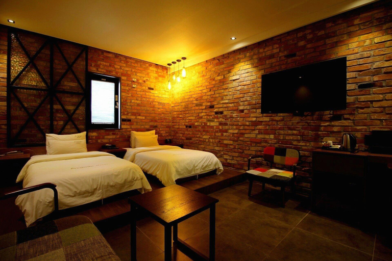 Bedroom 3, Changwon Masan Hotel Almond, Masan
